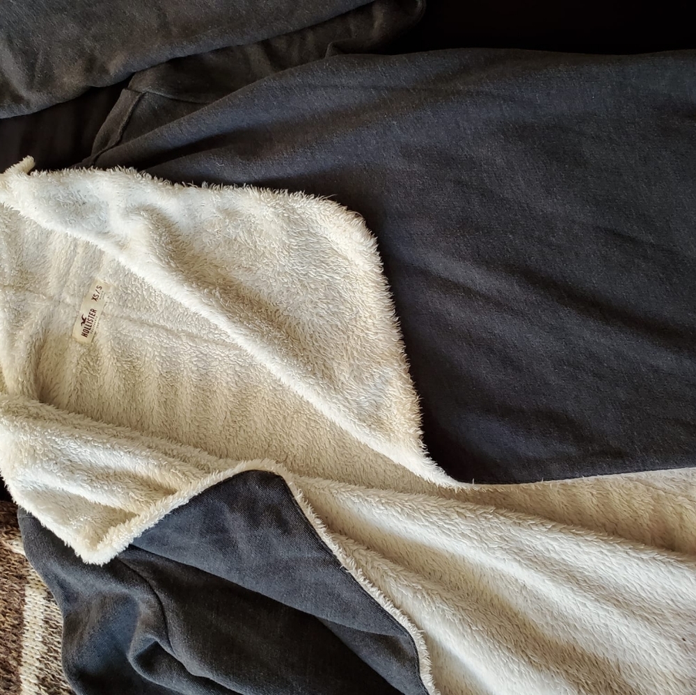 XS/S Sweater/Cardigan - Picture 2 of 5